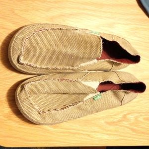 Gentle worn size twelve shoes